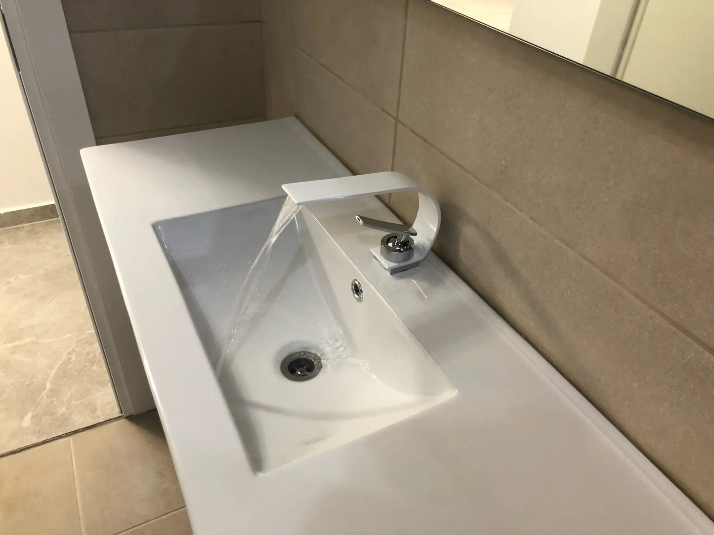 Modern Waterfall Bathroom Basin Faucet – Hot & Cold Mixer Tap, Deck Mounted