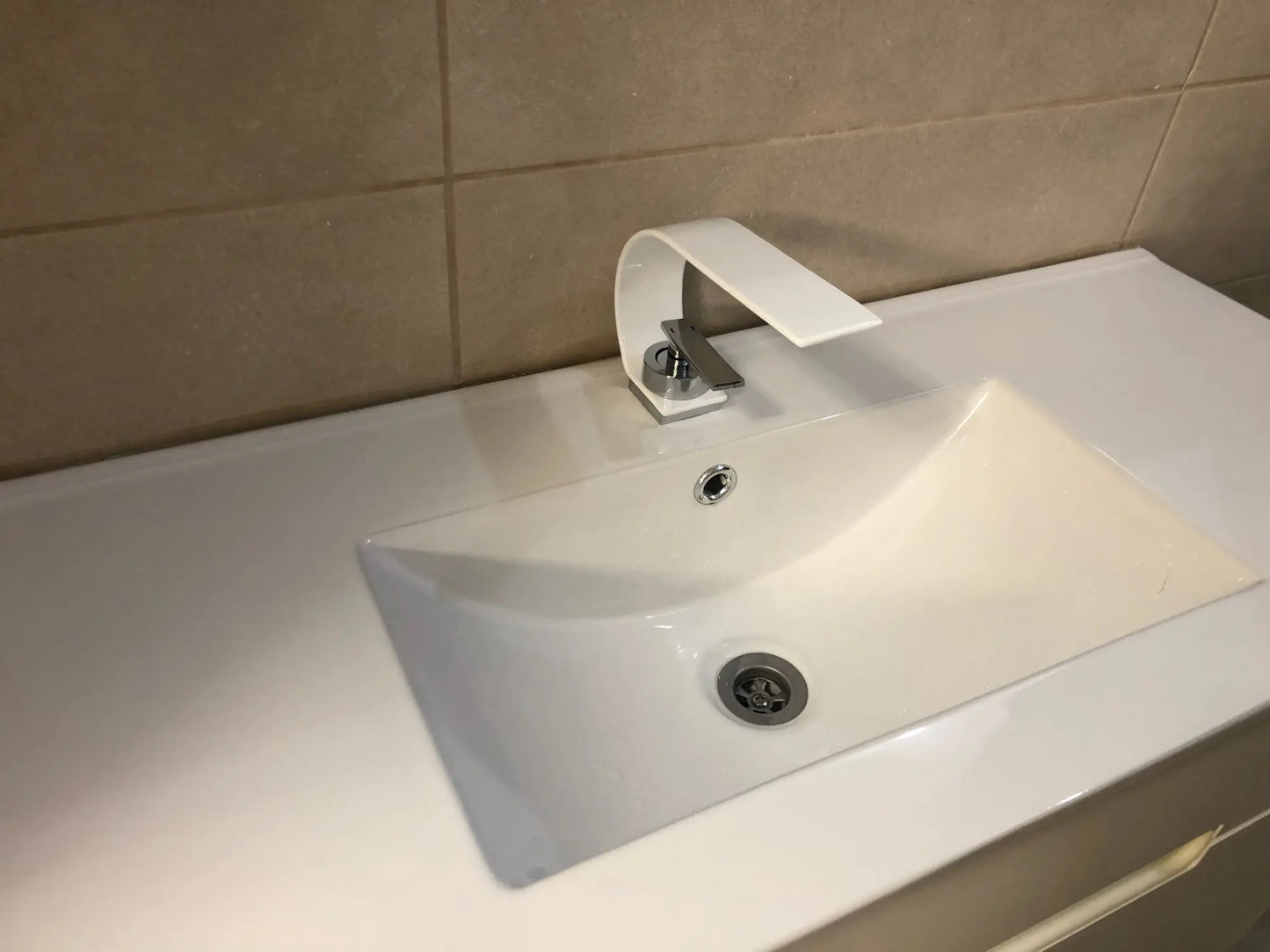 Modern Waterfall Bathroom Basin Faucet – Hot & Cold Mixer Tap, Deck Mounted